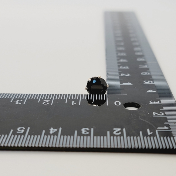 New Black Round Cut CZ Stud earrings - Picture 5 of 5